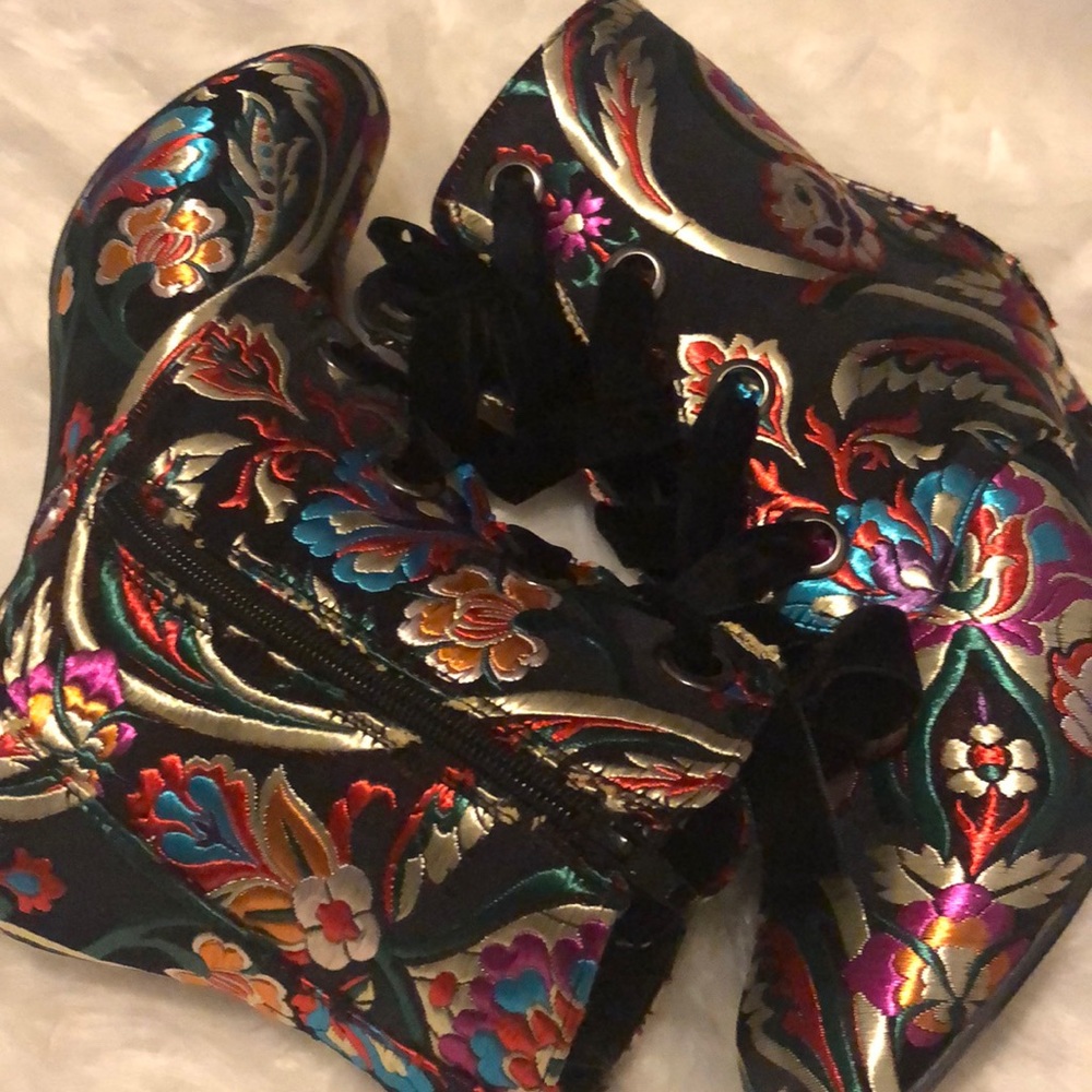 Ankle boots